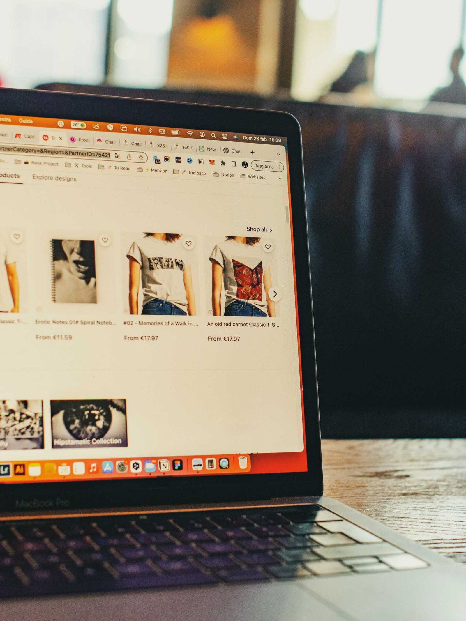 Middle section illustration showcasing e-commerce features