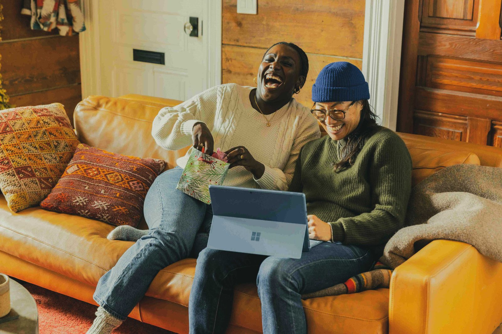 E-commerce solutions bottom section illustration